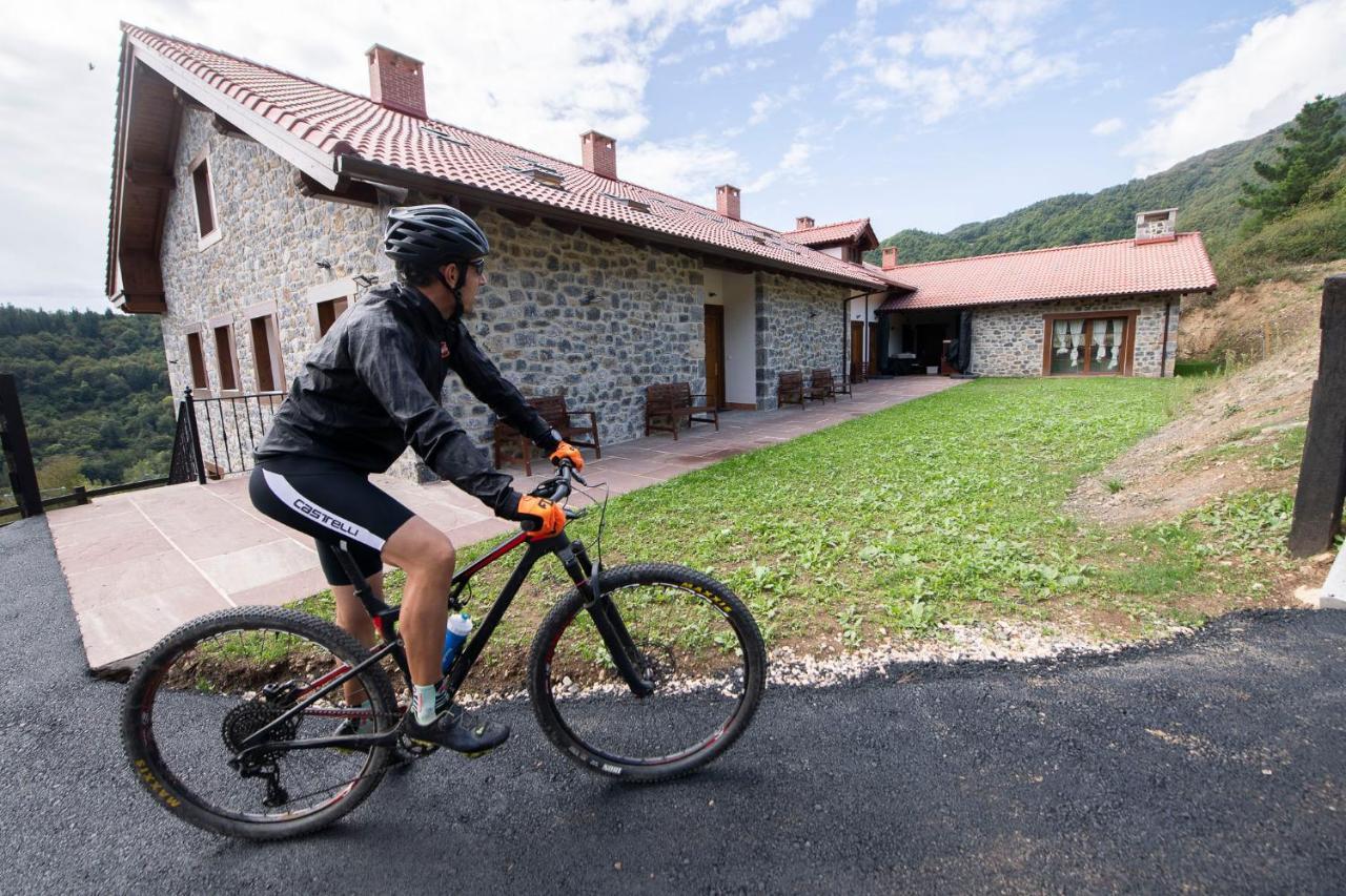 Apartamentos Los Picos De Europa Colio Luaran gambar