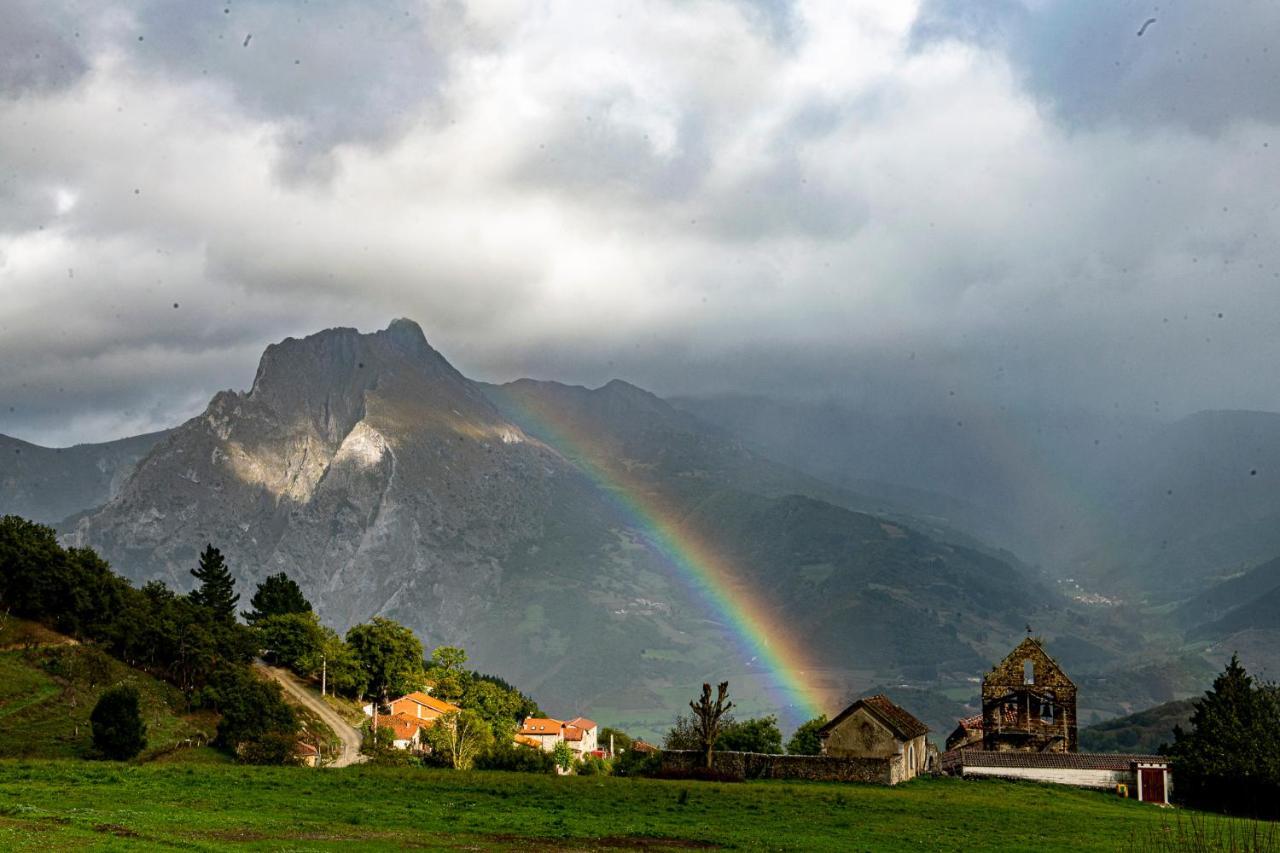 Apartamentos Los Picos De Europa Colio Luaran gambar