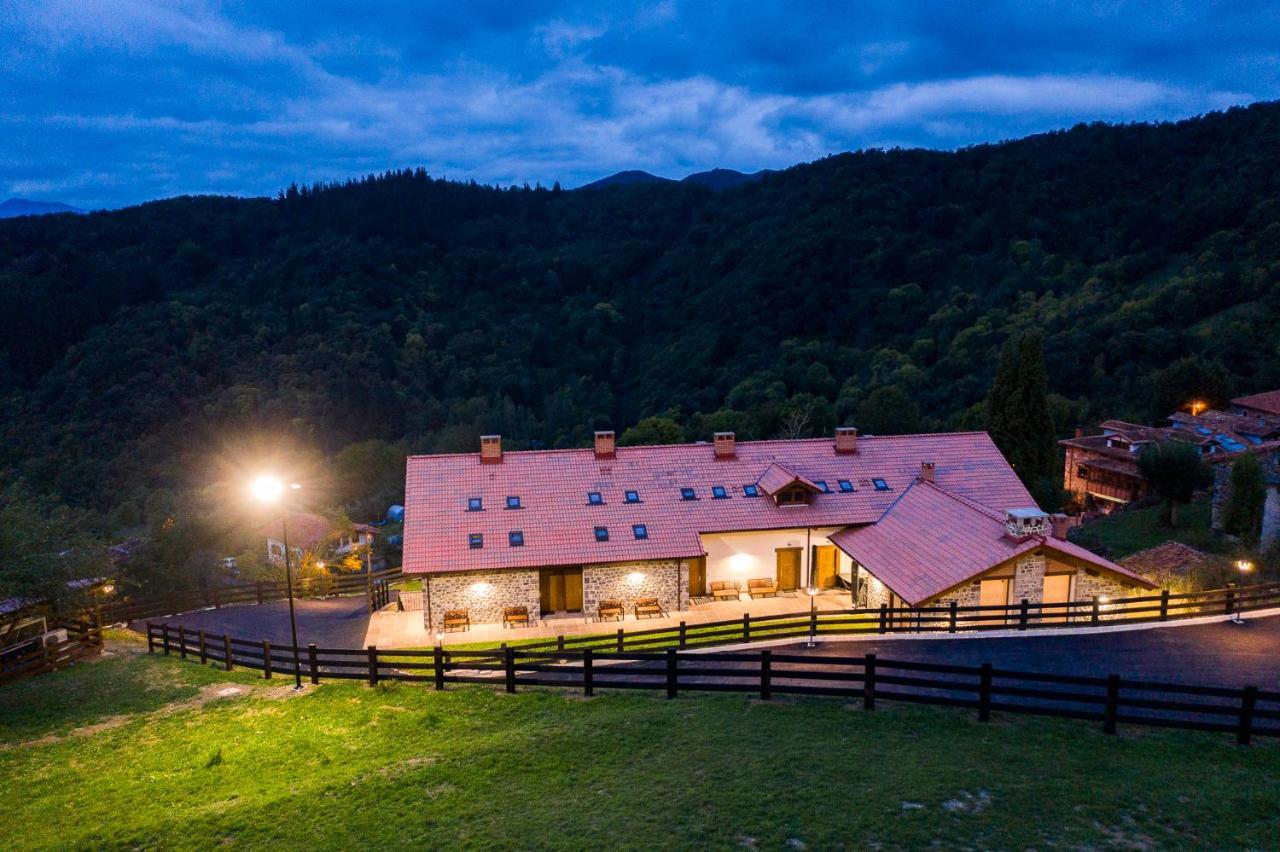 Apartamentos Los Picos De Europa Colio Luaran gambar