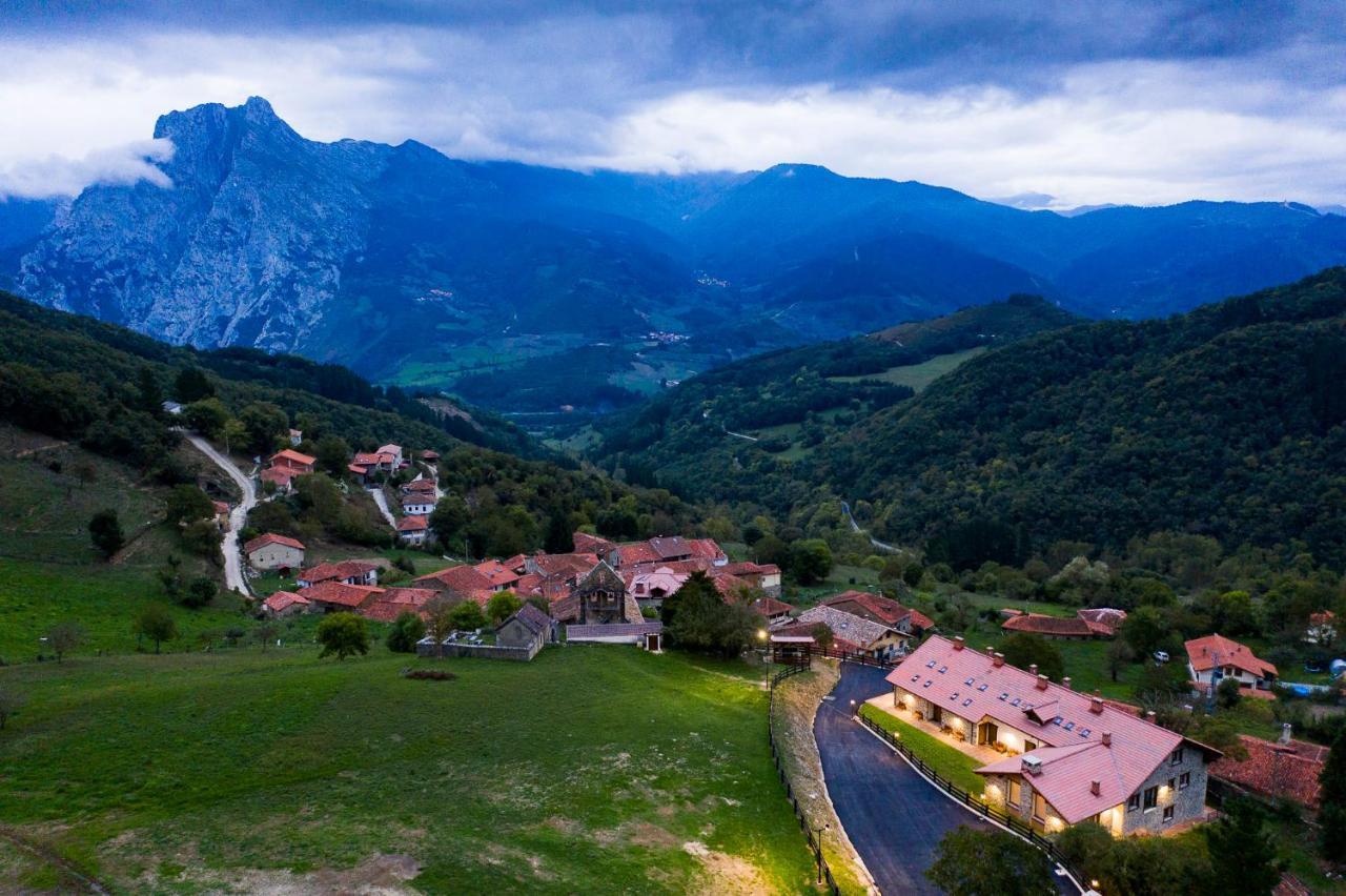 Apartamentos Los Picos De Europa Colio Luaran gambar