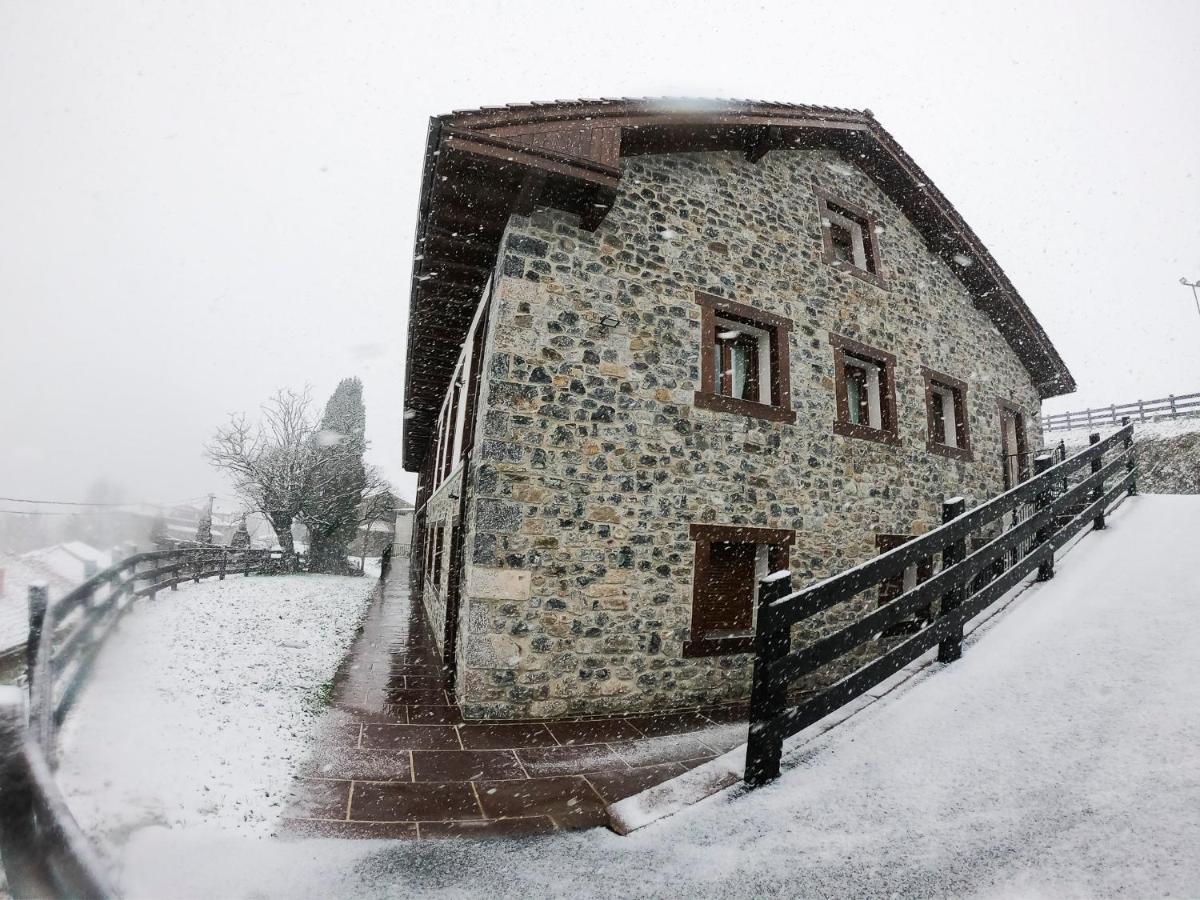 Apartamentos Los Picos De Europa Colio Luaran gambar