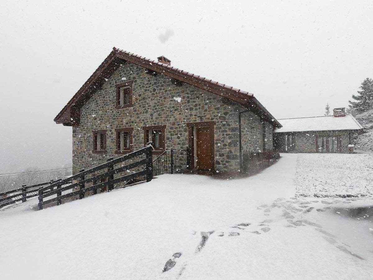 Apartamentos Los Picos De Europa Colio Luaran gambar