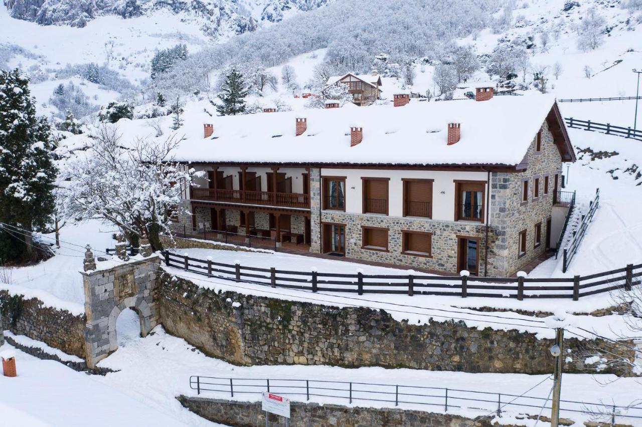 Apartamentos Los Picos De Europa Colio Luaran gambar